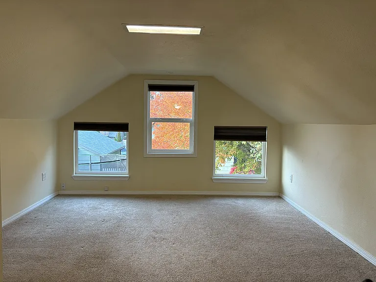 4138 W G St — Photo 12
