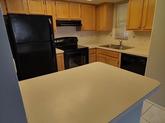 3rd image of 2460 SE Garden Ter #601
