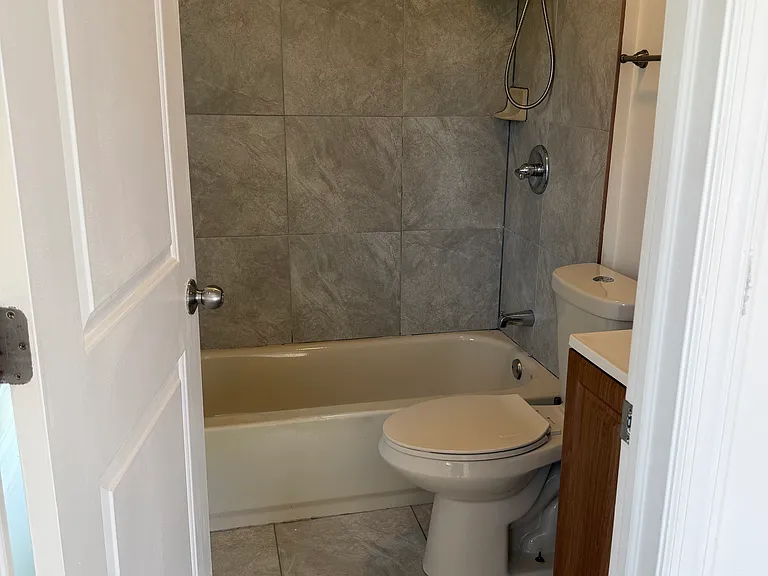 73 Myrtle Ave — Photo 5