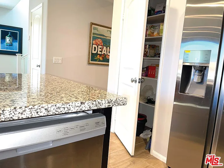 42720 Azure St — Photo 13
