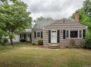 105 E Weatogue St, Simsbury, CT 06070