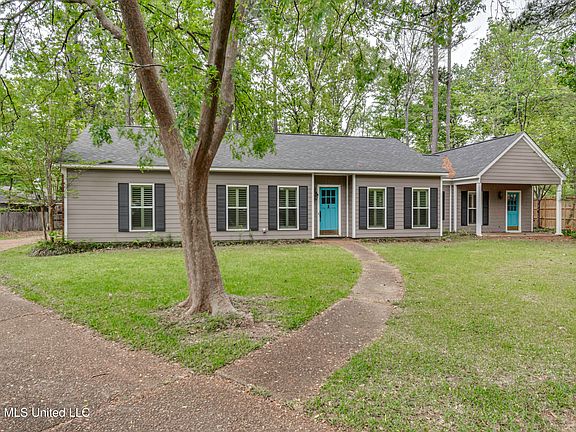 3rd image of 210 Sandpiper Rd