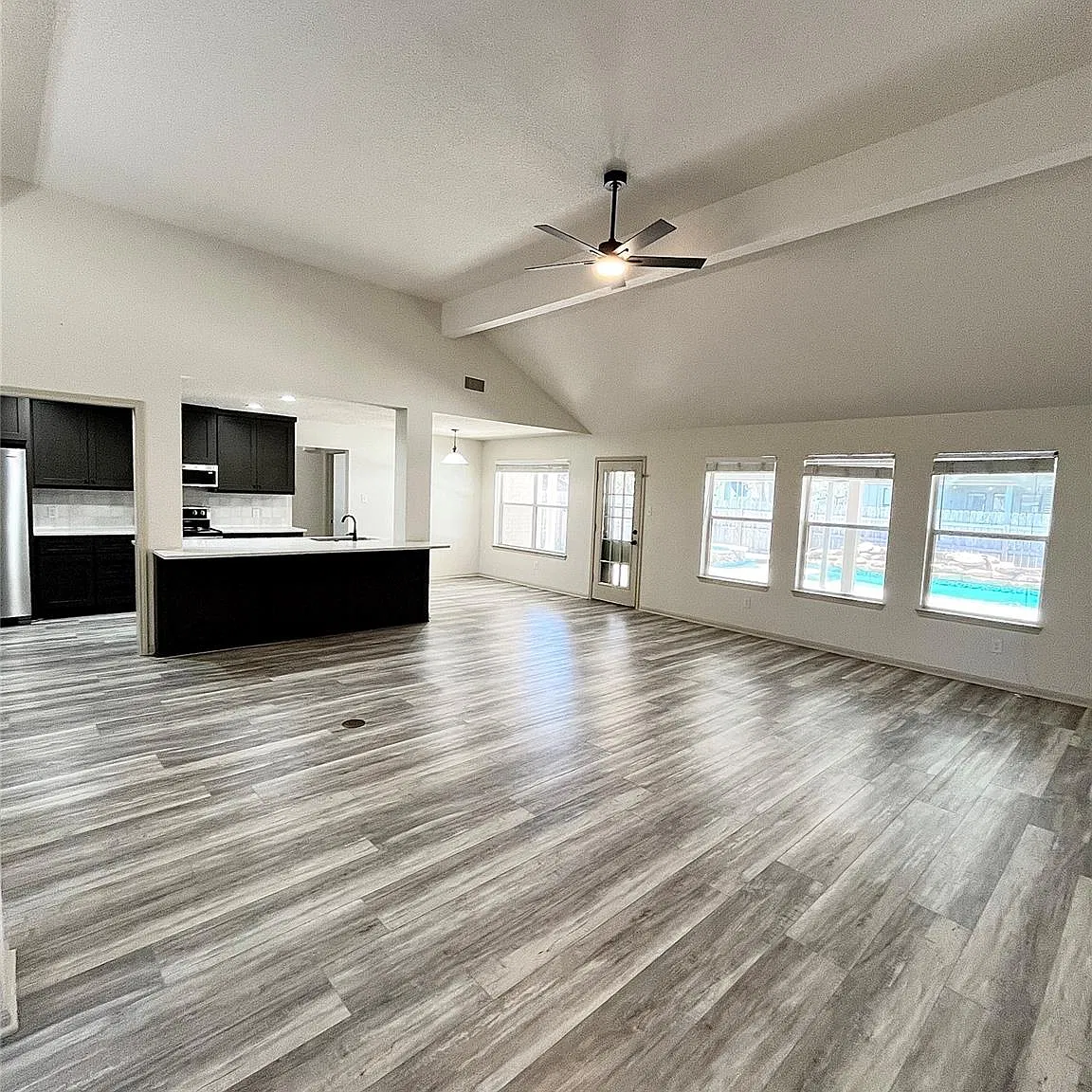 4 bed, 2.0 bath, 2150 sqft, $3,000 — Photo 2