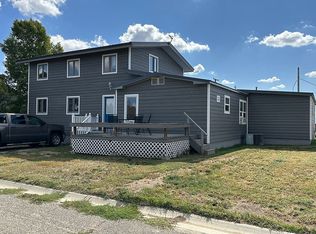 227 W Jackson Ave, Chester, MT 59522