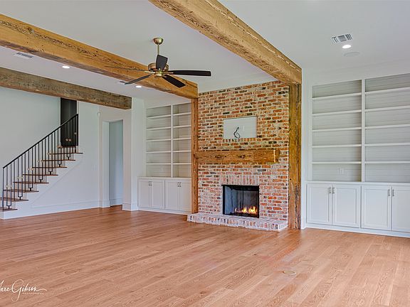 5th image of 1035 W Pointe Loop