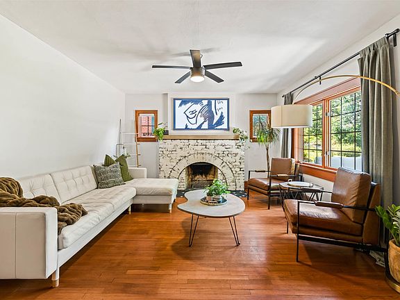 5th image of 2602 Lincoln Ave