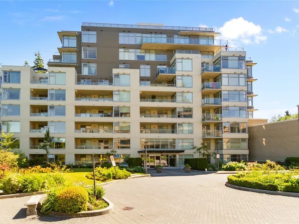 9298 University Cres #307, Burnaby, BC V5A 4X8