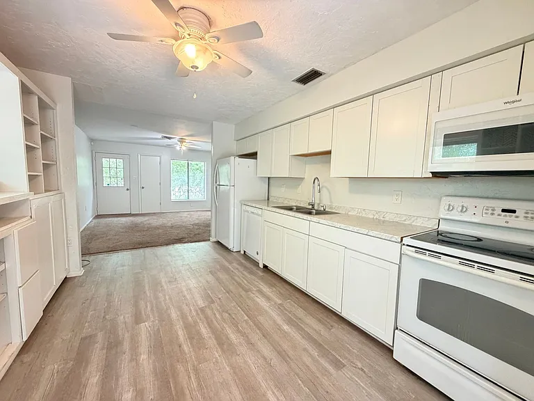 6901 Brentford Rd — Photo 1