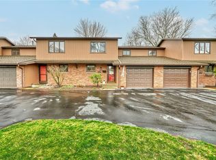 325 Penhurst Rd, Rochester, NY 14610