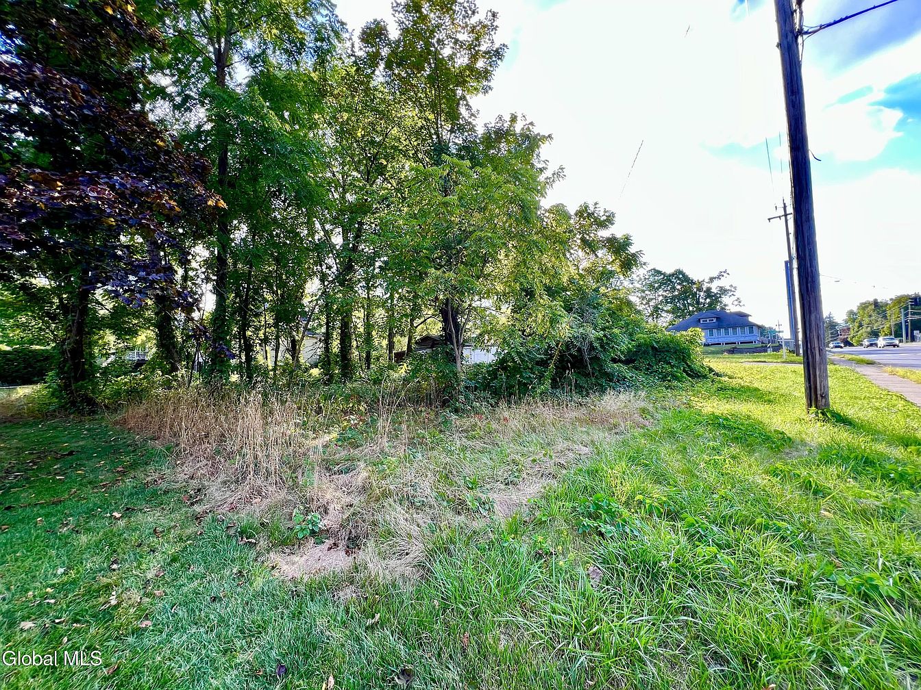 1st image of 2808 Troy Schenectady Road