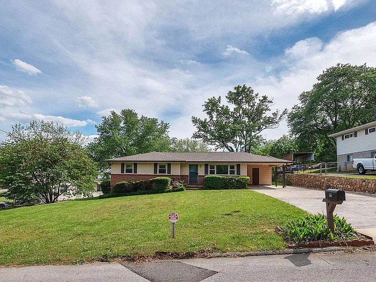 450 Bouton Dr — Photo 17