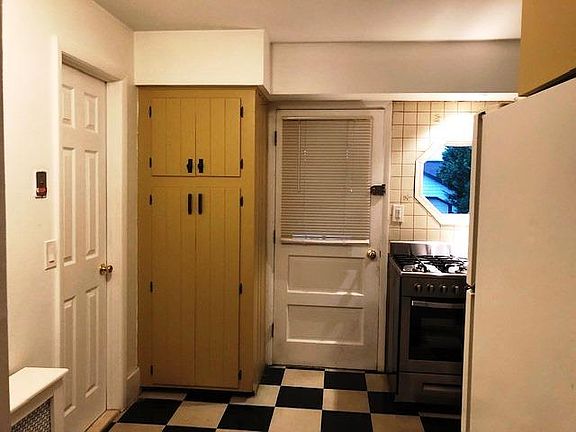 2nd image of 110 Franklin St