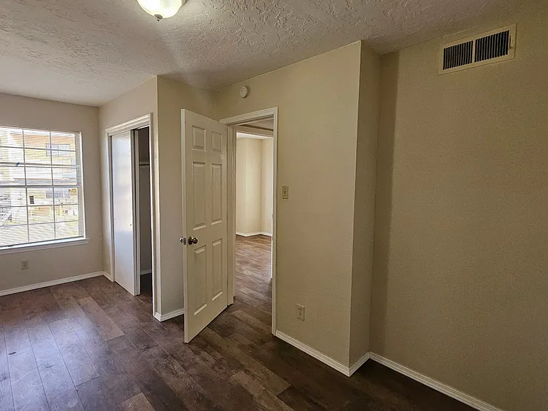 536 Chelwood Park Blvd NE #1-7 — Photo 10