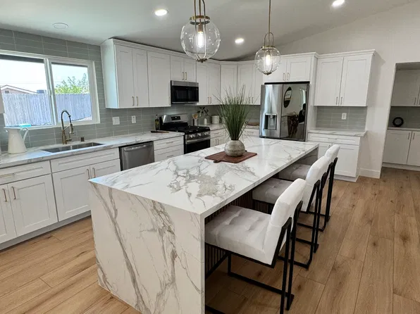 6832 Jackson Dr, San Diego, CA 92119