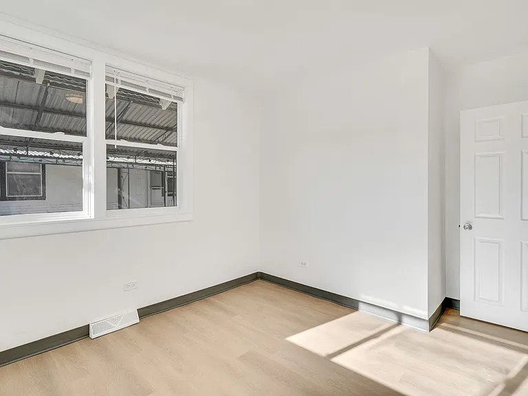 4851 W 11th Ave — Photo 25