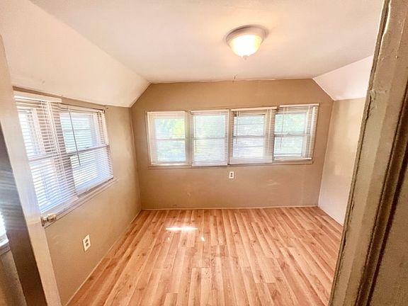5th image of 631 S Fuller Ave APT 4