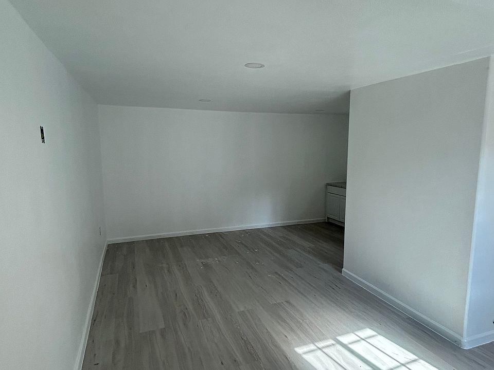 1st image of 2921 Minto Ct #F