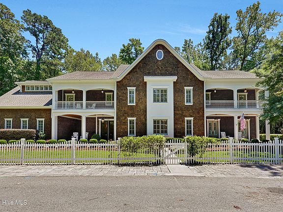 3rd image of 6121 Leeward Lane