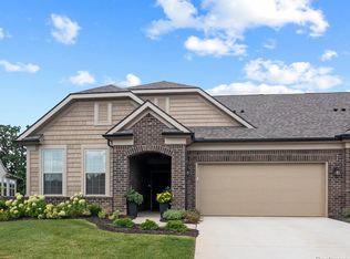 823 Kelpie Dr, Ann Arbor, MI 48108