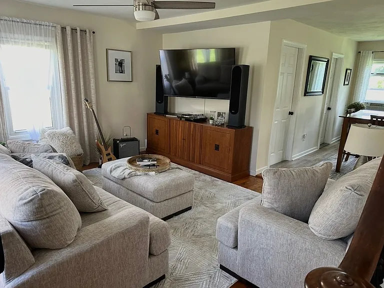 811 Sheldon Rd — Photo 11