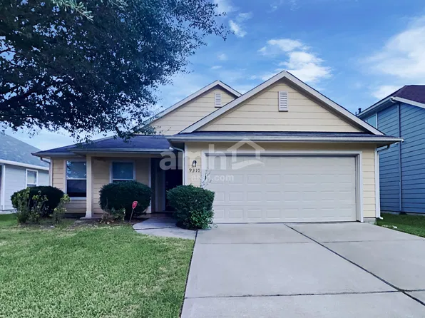 9310 Fillmont Ln, Houston, TX 77044