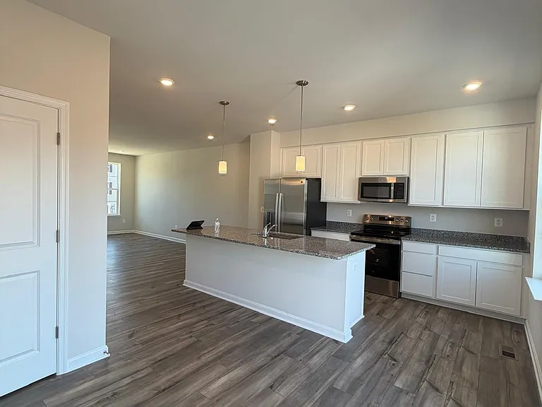 398 Seeback Dr — Photo 6