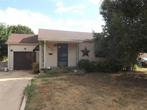 1029 E Walnut St, Altus, OK 73521