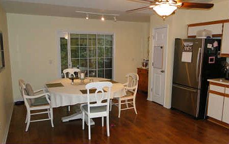 4th image of 571 SE Rosewood Cir
