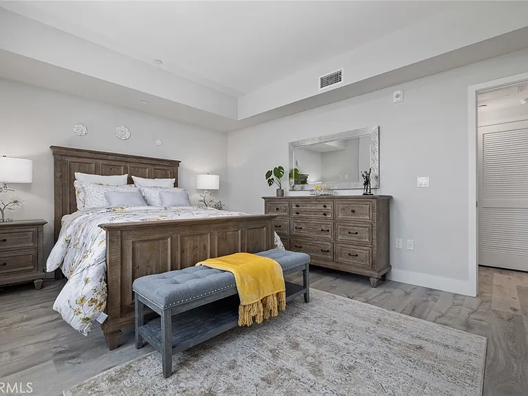 5820 La Mirada Ave #401 — Photo 36