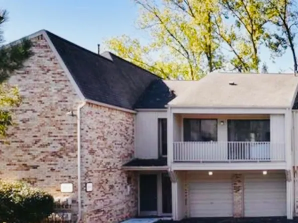 3845 Lone Pine Rd APT 101, West Bloomfield, MI 48323