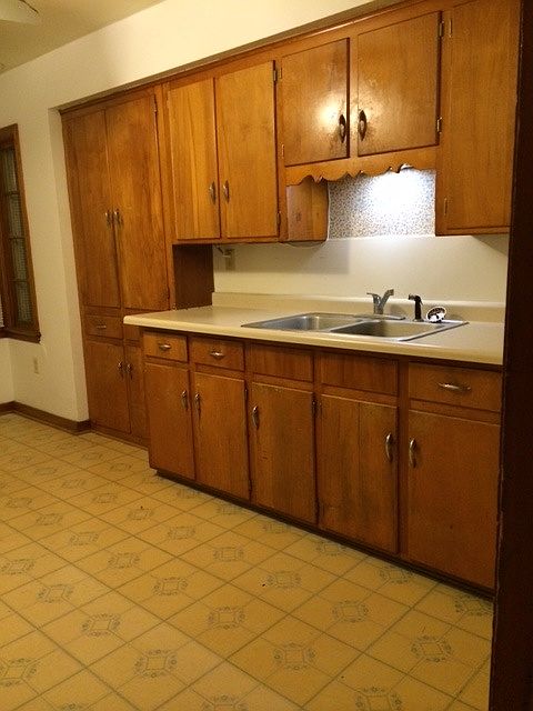 2nd image of 245 W Decorah Rd APT 2