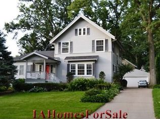 2329 Hillcrest Dr SE, Cedar Rapids, IA 52403