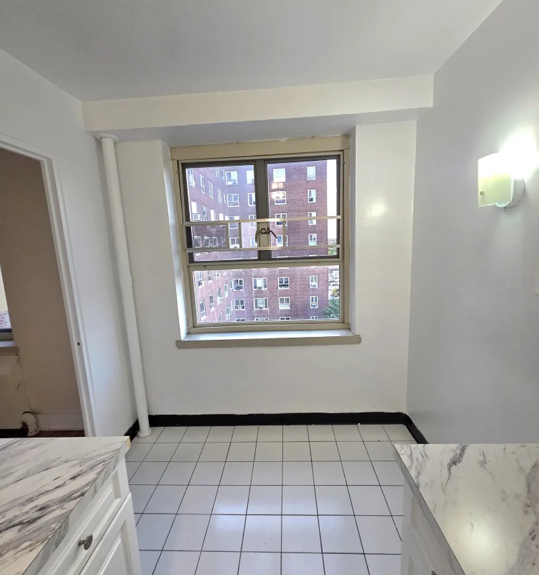1 bed, 835 sqft, $2,215 — Photo 3