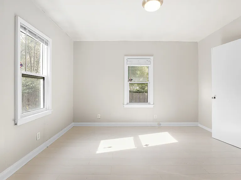 3532 Caroline Ave — Photo 13