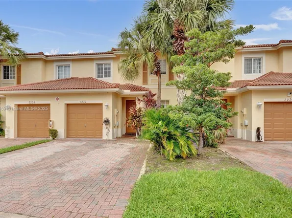 3237 NW 32nd Ter, Oakland Park, FL 33309