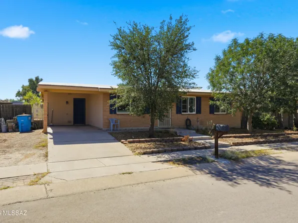 7390 N Dickinson Pl, Tucson, AZ 85741