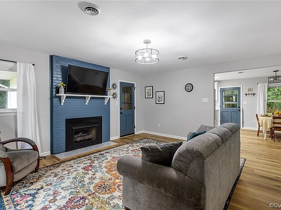 3rd image of 11411 Locust Dale Ln