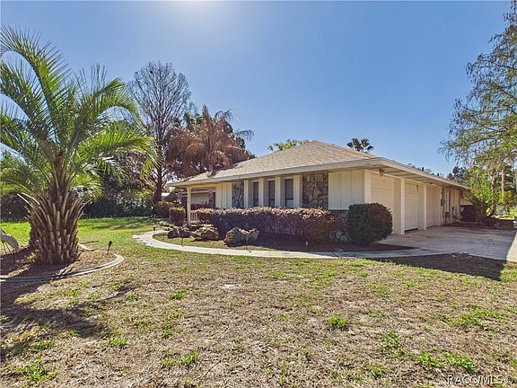2nd image of 7628 W Golf Club St