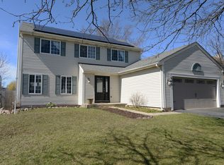 460 Danbury Dr, Carol Stream, IL 60188