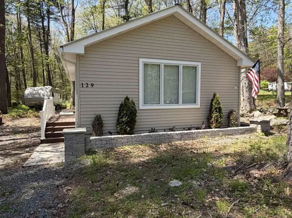129 Mill Rd, Hawley, PA 18428