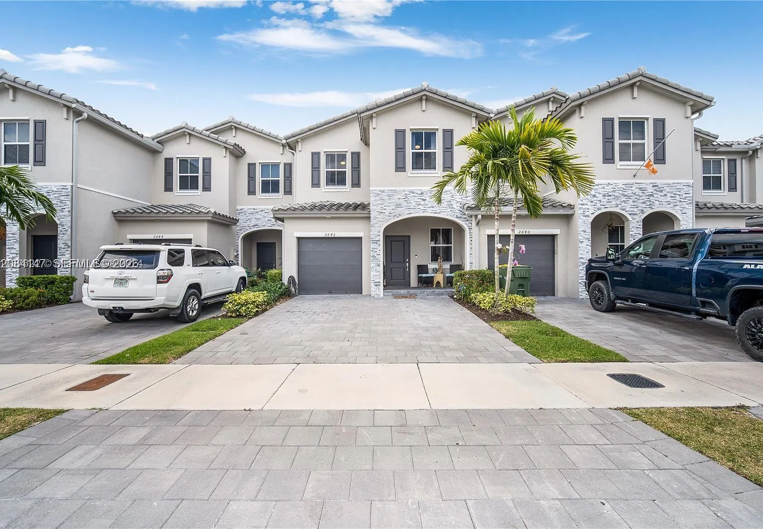 Keys Gate Residential — Photo 1