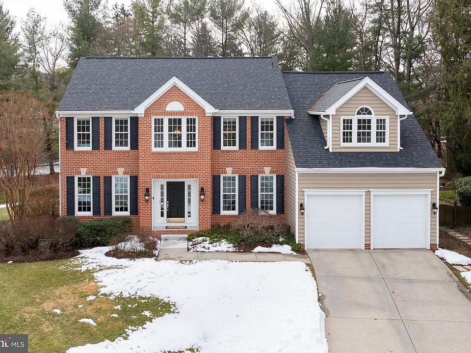 1st image of 11 Hemlock Ct