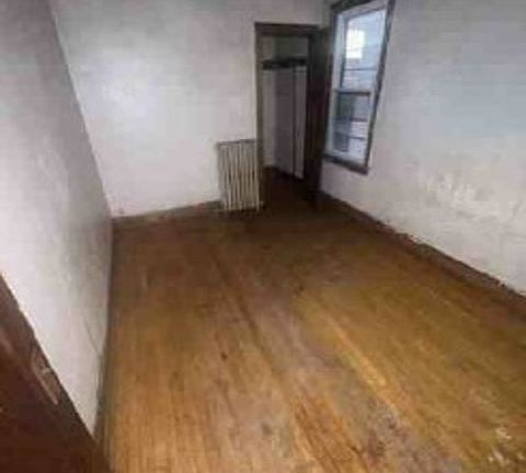4th image of 5417 S Sacramento Ave