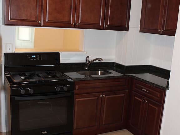 2nd image of 2503 2nd St APT 2