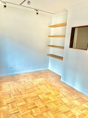 Sold by Sterling Holdings | media 4