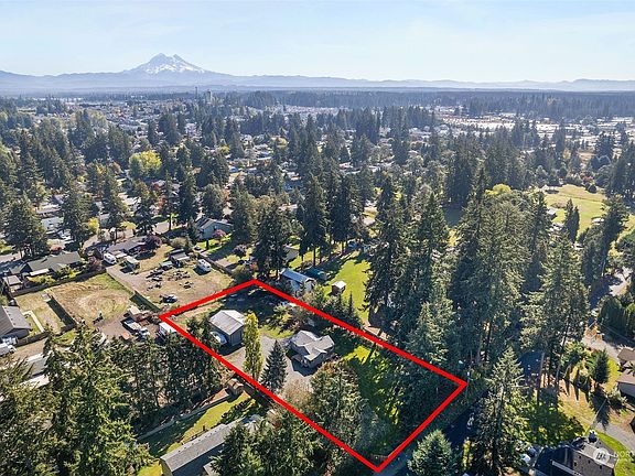 4th image of 19233 6th Avenue E