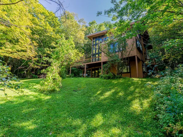 2914 Danby Mountain Road, Dorset, VT 05251