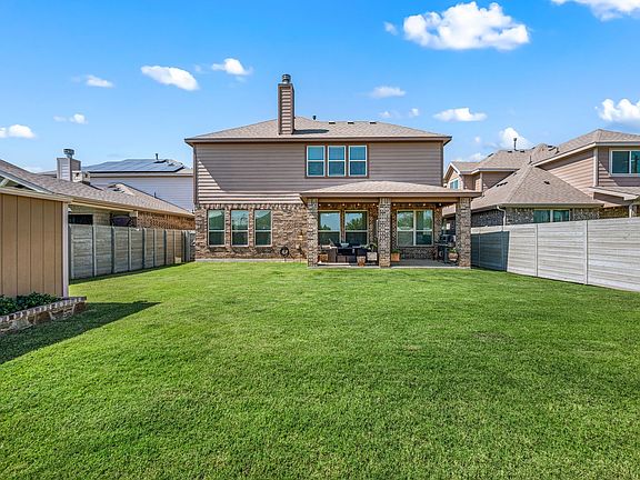 3rd image of 1608 Canary Ln