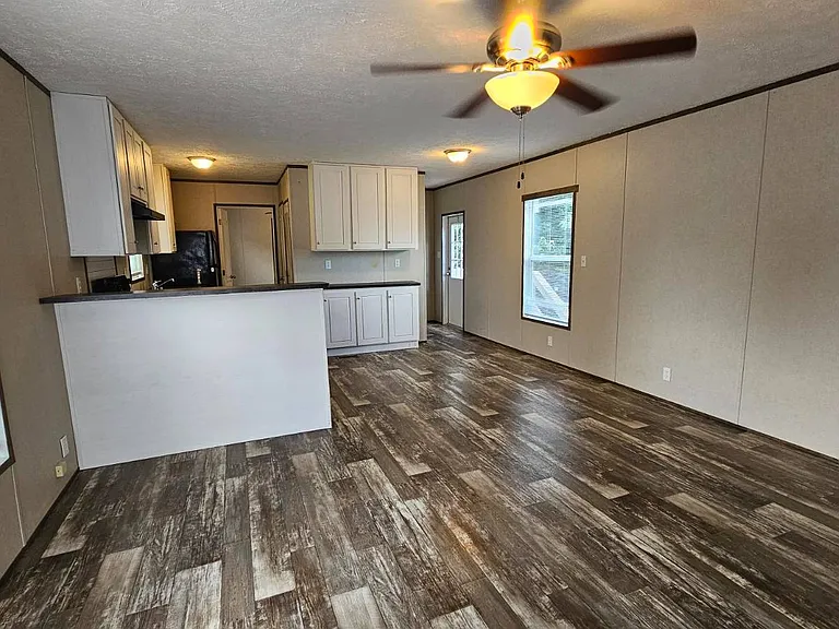 2201 S Anna St #36 — Photo 3