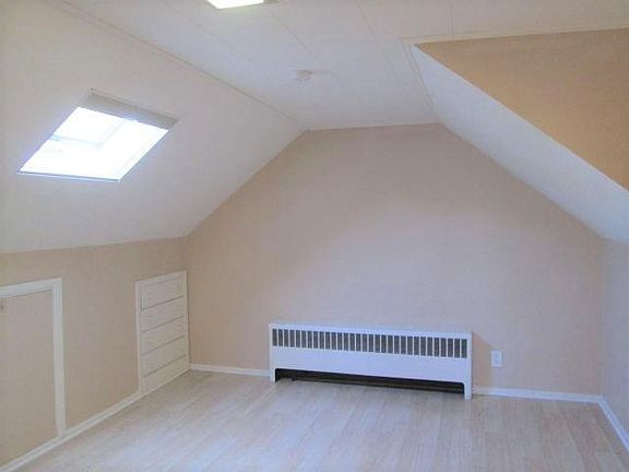 4th image of 21 Woodruff Ct